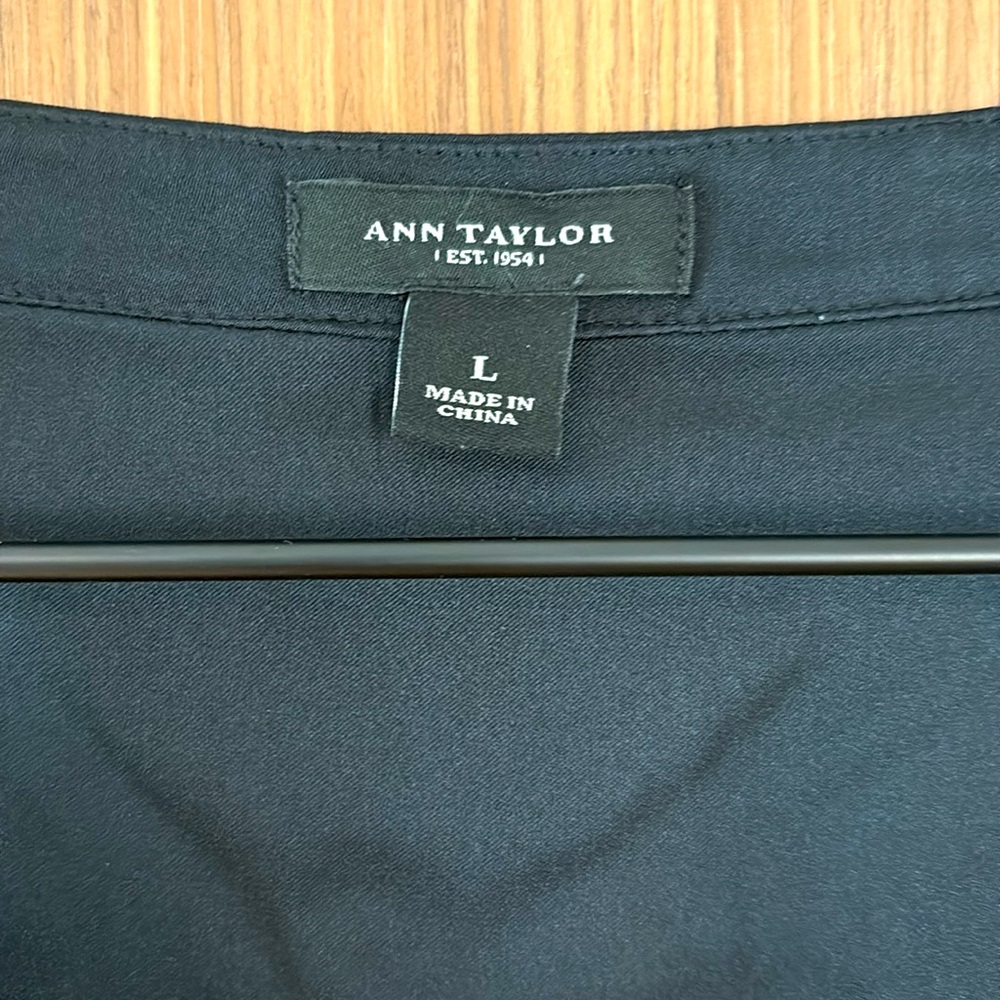Ann Taylor:  Darted Silk Tank, Size L, Black - Picture 3 of 6